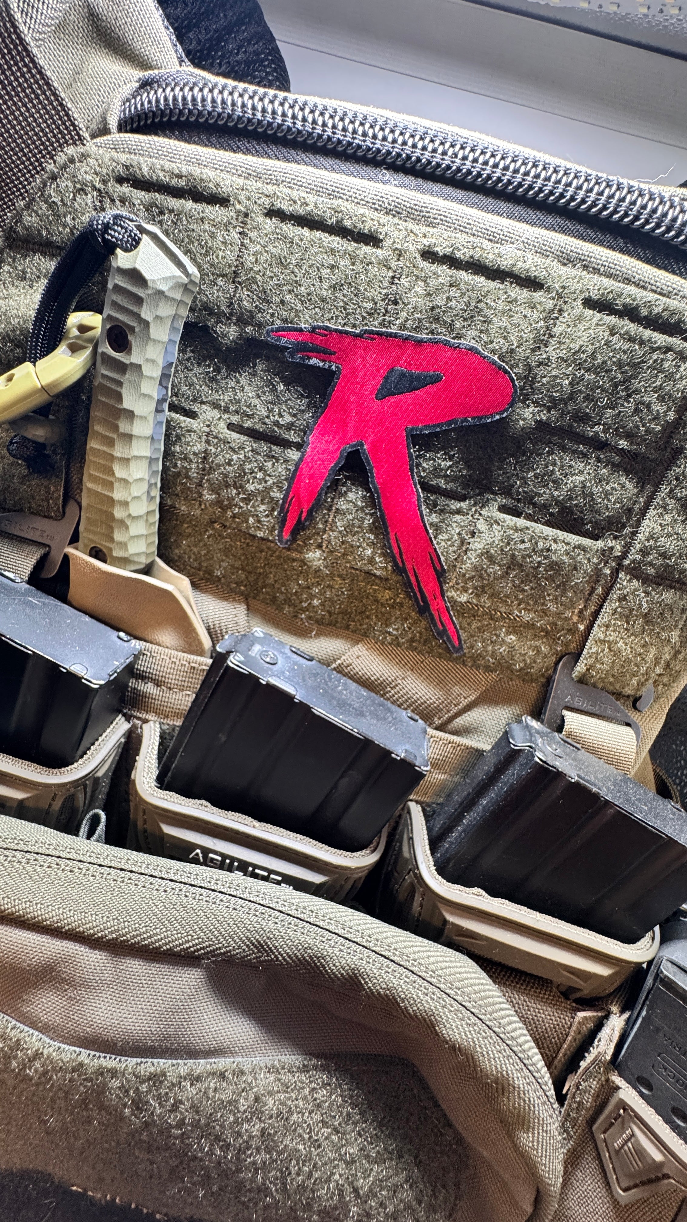 RAID Magazin "R" - Roter Gewebter Patch